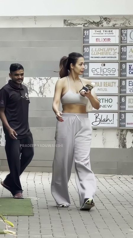 Malaika Arora Flaunts Toned Physique in Tight Bra Gym Outfit