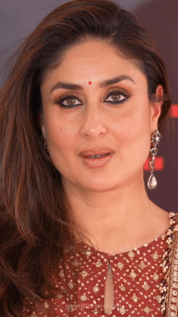 Kareena Kapoor Khan body measurements 36-26-34, bra size 34B