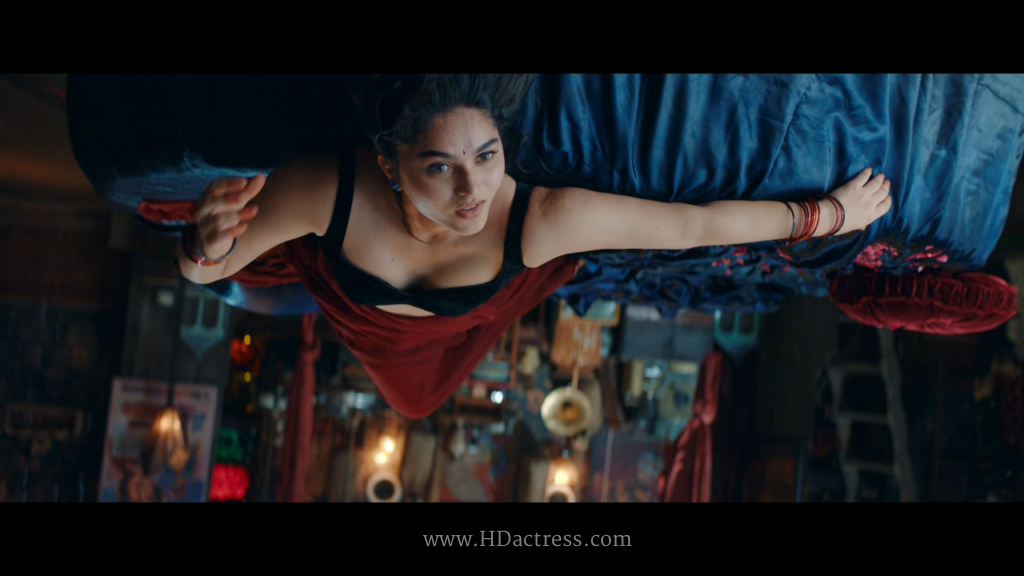 Kayadu Lohar body measurements 32-26-34 bra size 32B height 5 feet 5 inches.