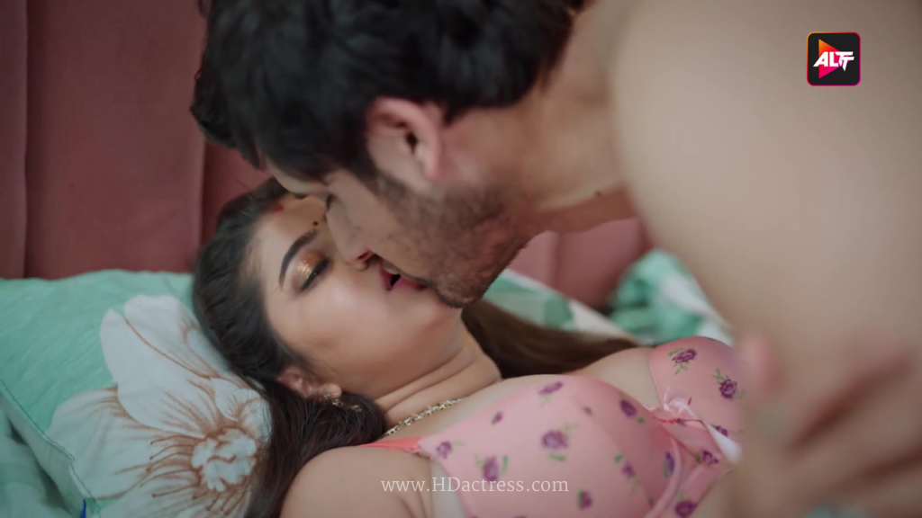 Sarika Salunkhe lingerie liplock Dil Mange More, hot kissing scene, bold romance still, sexy curves photo