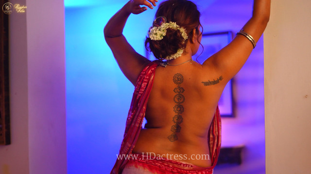 Shital Shaw blouseless saree, Shital Shaw hot photos, full blouseless saree looks, desi actress saree without blouse, viral Shital Shaw images, sexy saree poses, bare midriff saree photos, Shital Shaw body show, bold Indian saree style