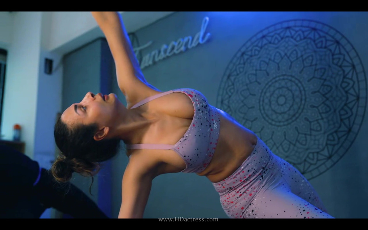 Malaika Arora Hottest Ever Look: Huge Asserts Sports Bra During Intense Yoga Session