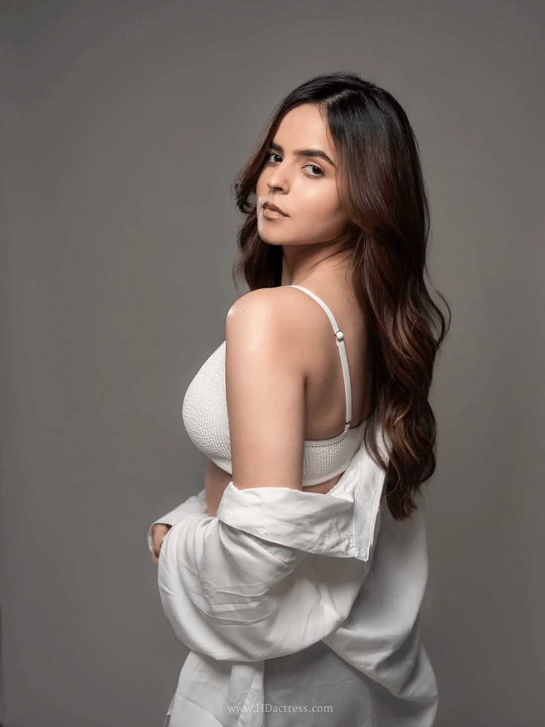 Palak Sindhwani Ribbed Bralette Photos: TMKOC Star Goes Bold & Sexy, Curves On Fire