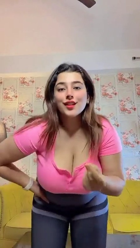 Stunning Desi Beauty Flashes Deep and Bouncy Curves in Pink Top Look