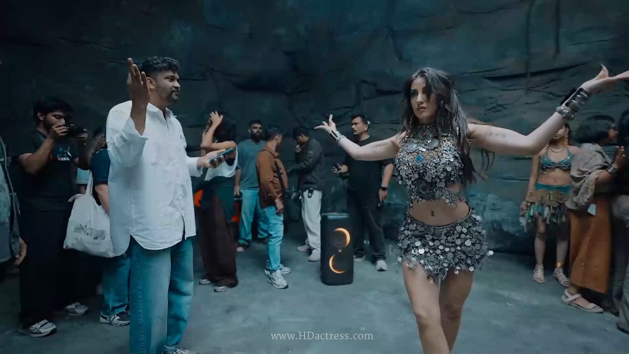 Close-up of Nora Fatehi’s fierce expression while practicing Body Roll choreography

