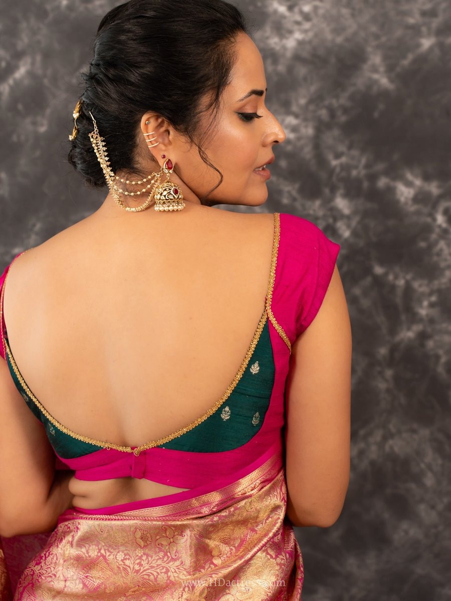 Anasuya Bharadwaj Backless Latest HD Photos