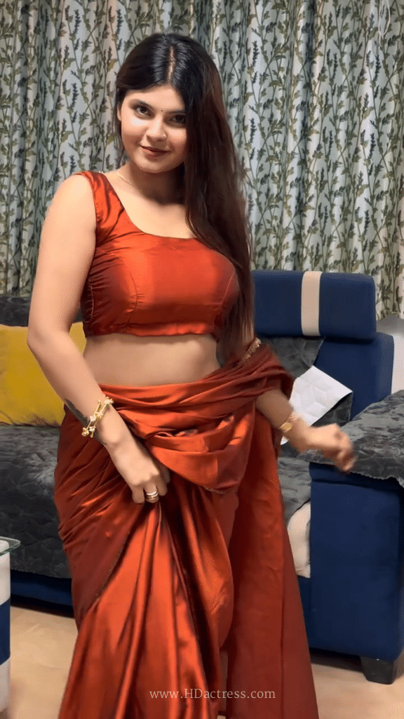 Mehak Bhatnagar Saree Tease Photos: Hottest Instagram Model Subscription Shots Going Viral
