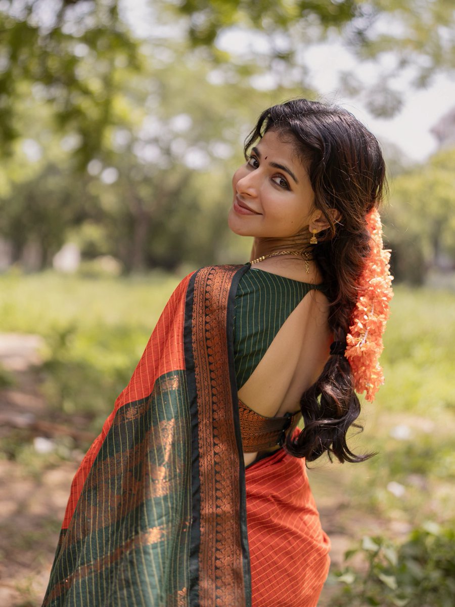 Iswarya Menon Latest HD Photos