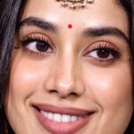 Janhvi Kapoor HD Face card Image