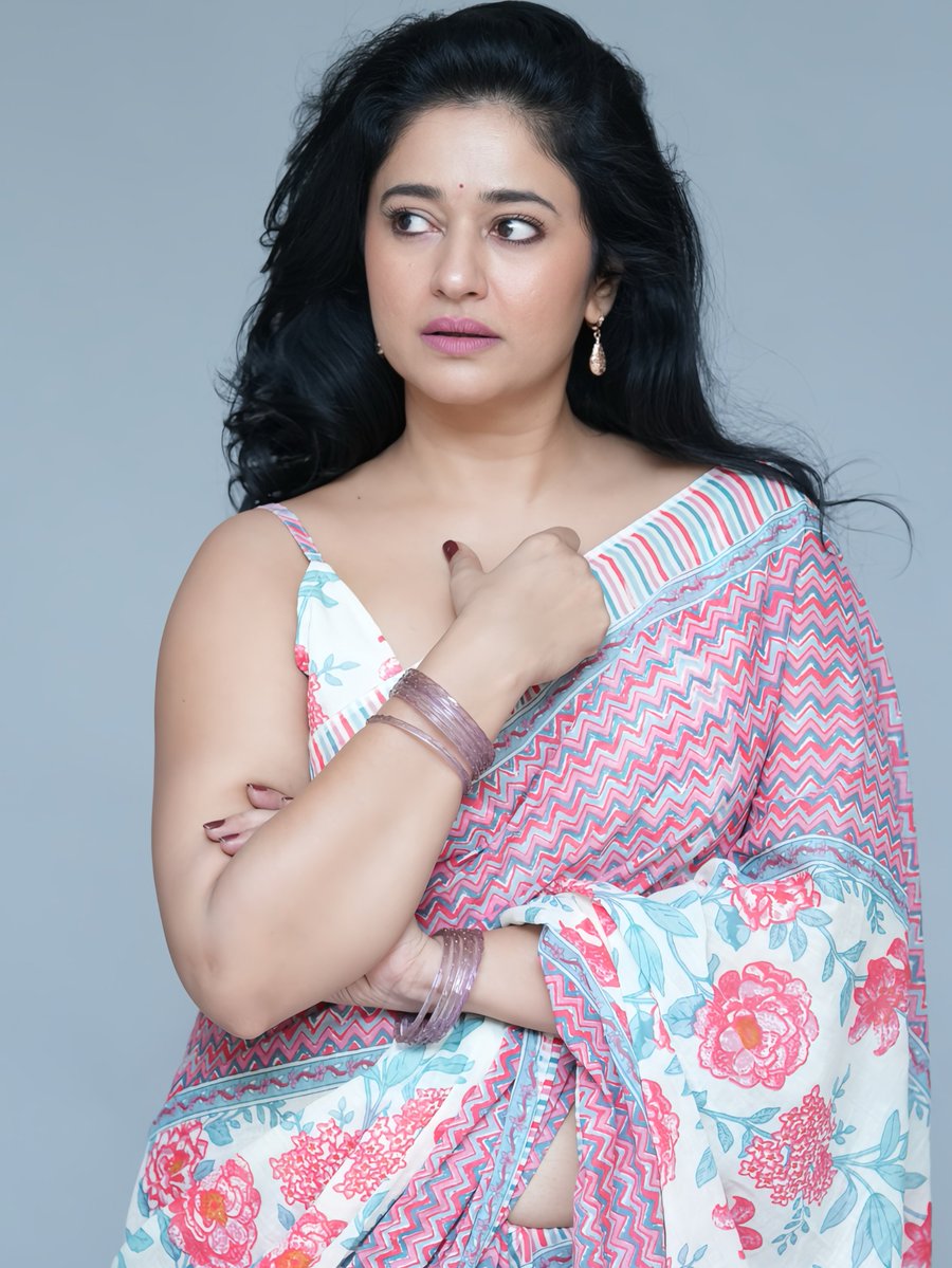 Poonam Bajwa Latest HD Photos