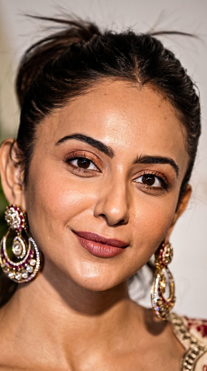 Rakul Preet Singh HD Face card sultry lips and eyes Image