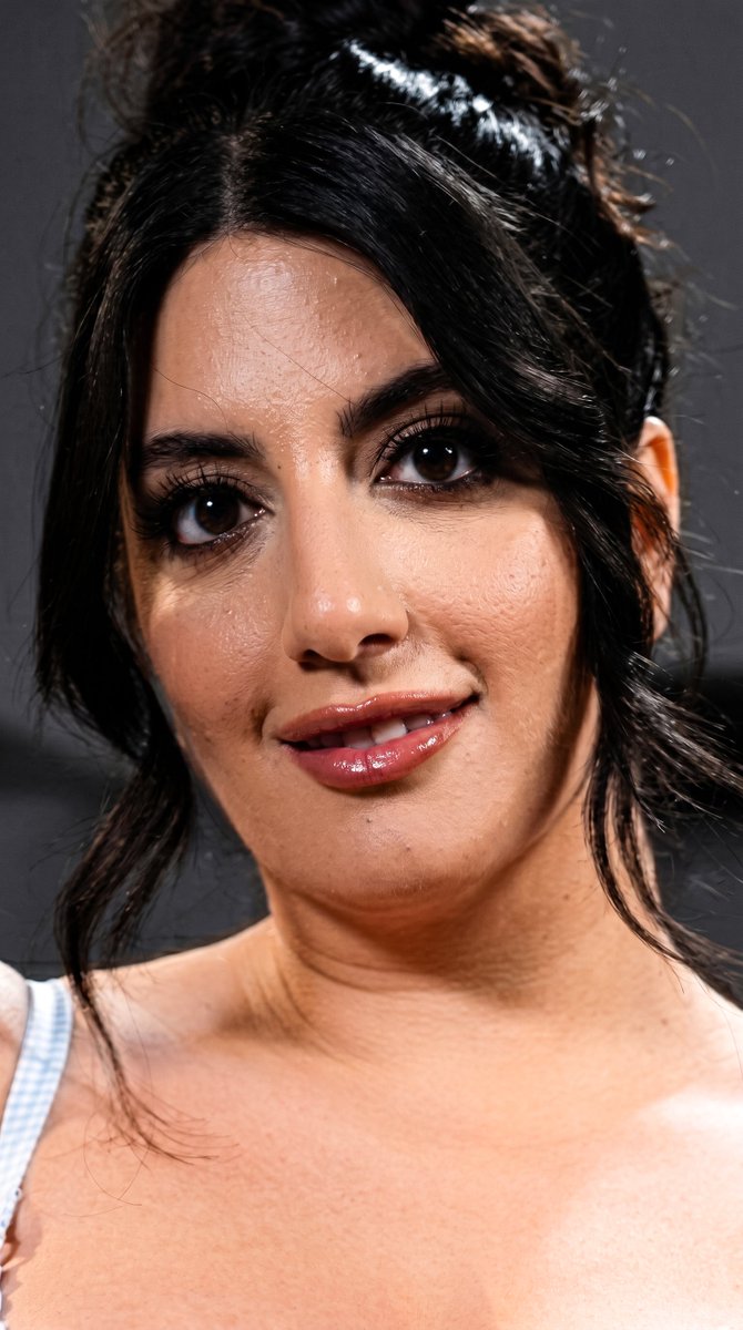 Sarah Arabic HD Face card Image
