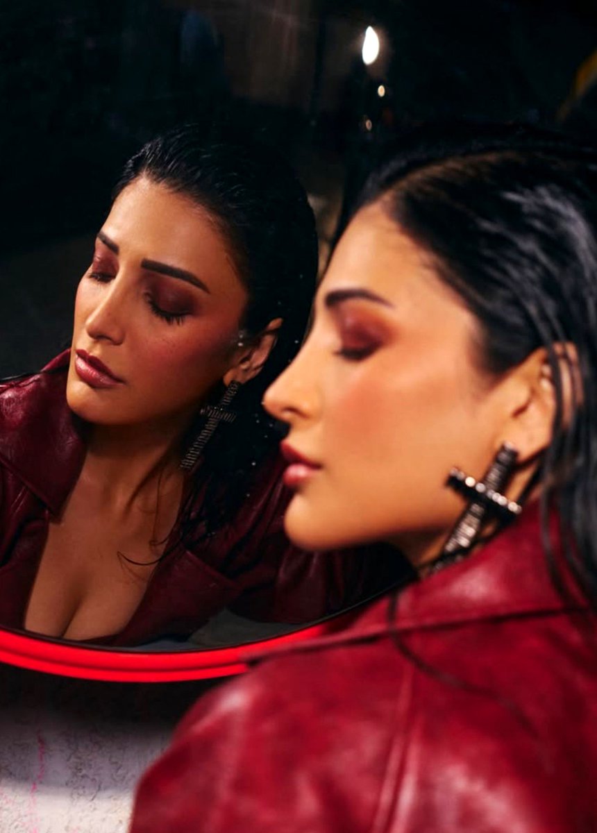 Shruti Haasan Latest Captures