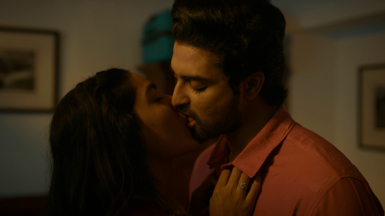 Saniya Iyappan Steamy Liplock Pics: Bold Kiss That Broke the Internet